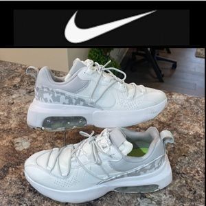 💕Sold💕Nike Air Max Viva Summit Women's Sneakers